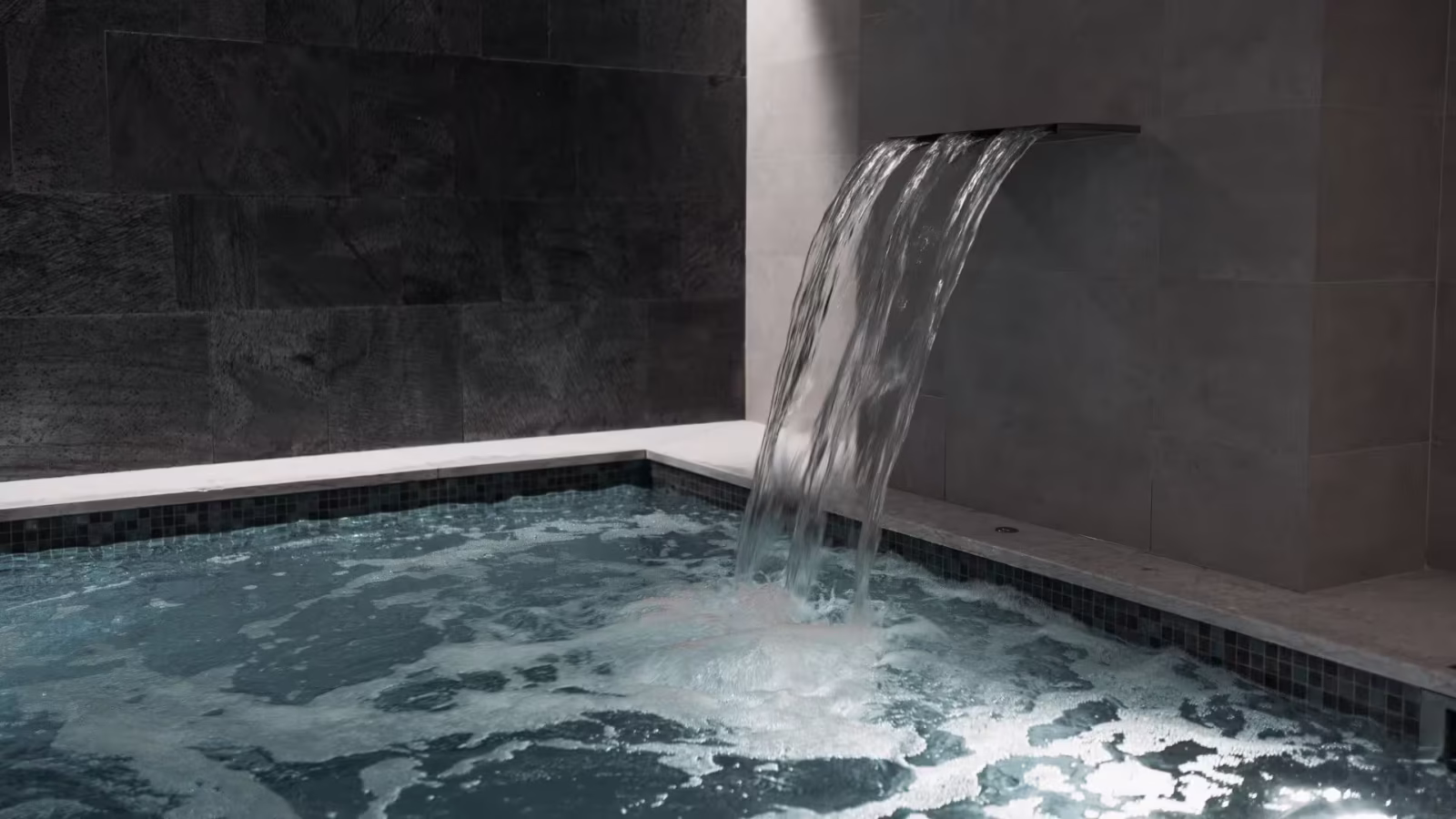 Rénovation 3 Bassin en inox dans les espaces privé